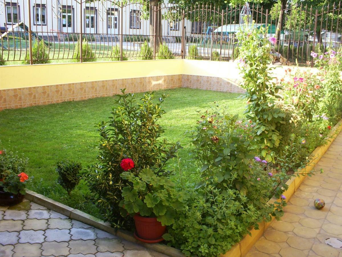 Къща За Гости Фантазия Trjavna Exteriör bild