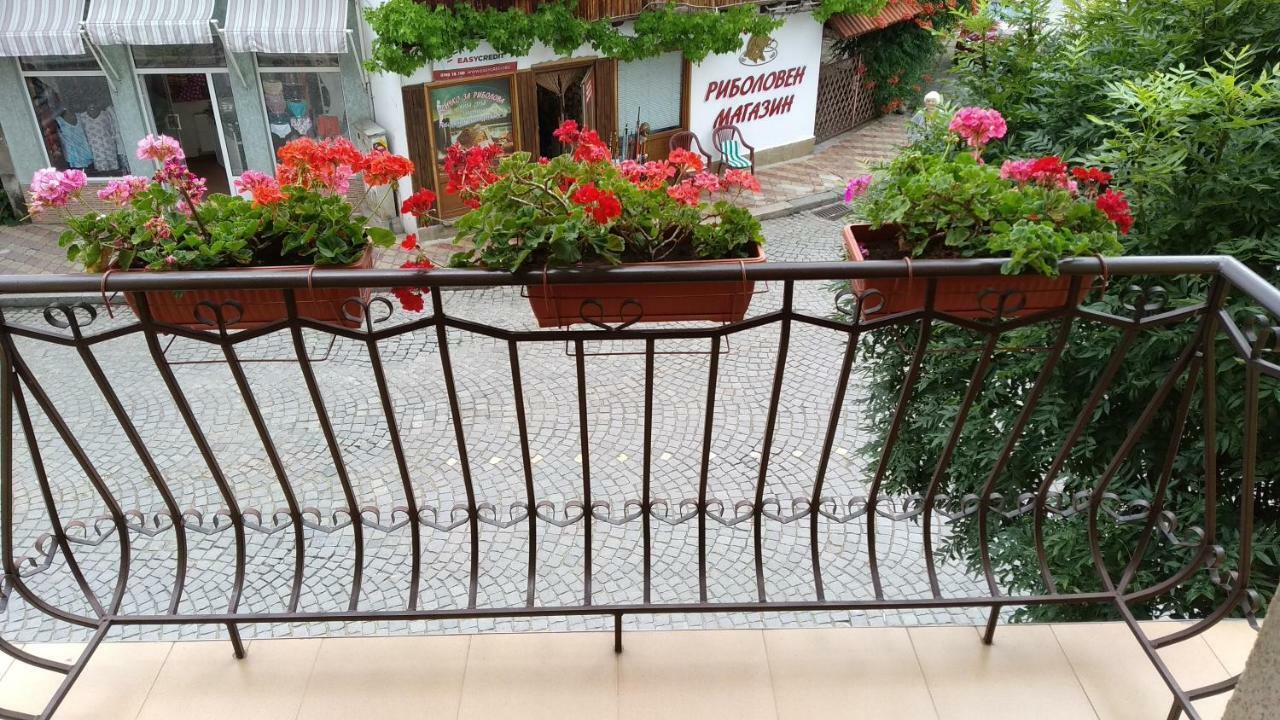 Къща За Гости Фантазия Trjavna Exteriör bild